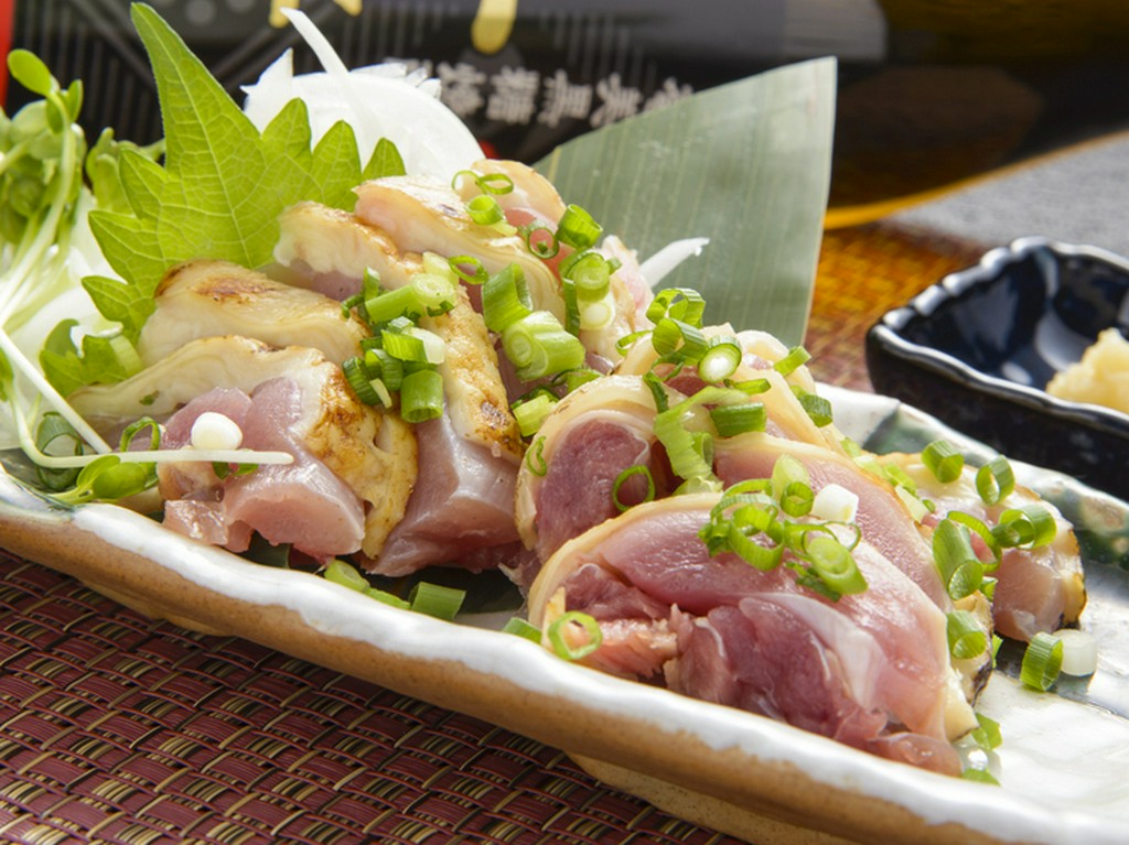 宮崎の地鶏を使用した『地鶏のたたき』