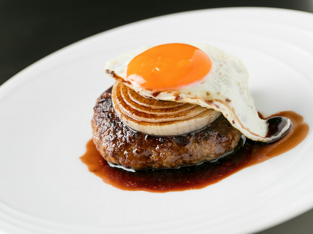 アンデスやカンボジアなど、世界各地の塩を料理に合わせて使用