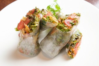 雑誌の企画のコンクールでの受賞作品、サラダ感覚で楽しめる『カーニバル生春巻き』