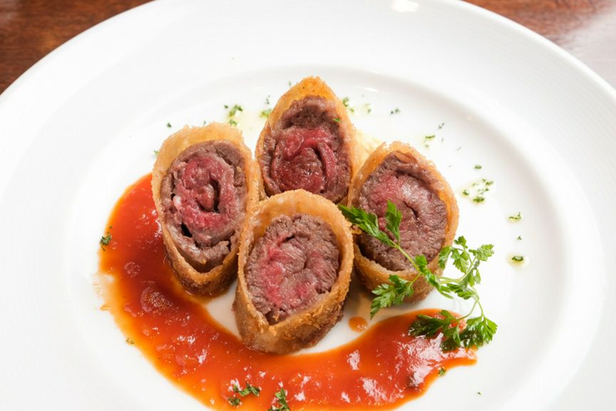 22年間つくり続けられている、 A4ランクの和牛の魅力が溢れる『和牛イチボのステーキカツレツ』