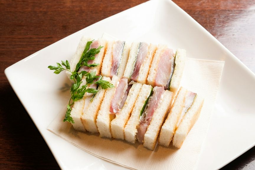 和食料理店での経験を生かした、〆サバのアレンジ料理『サバのトースト サンド』