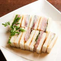 和食料理店での経験を生かした、〆サバのアレンジ料理『サバのトースト サンド』