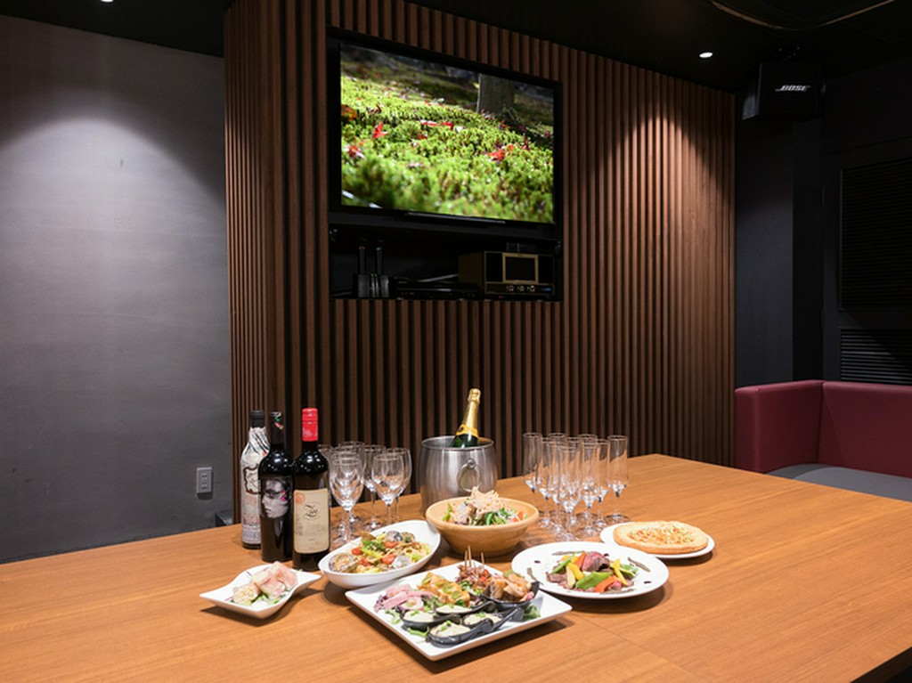 完全個室のカラオケルーム