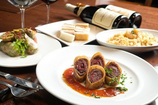 A4ランクの黒毛和牛と、四季折々のおいしさを秘める旬の食材