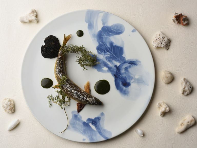 岐阜県産アユのブータン・ノワールと肝のフラン タラとディルのソースを添えて