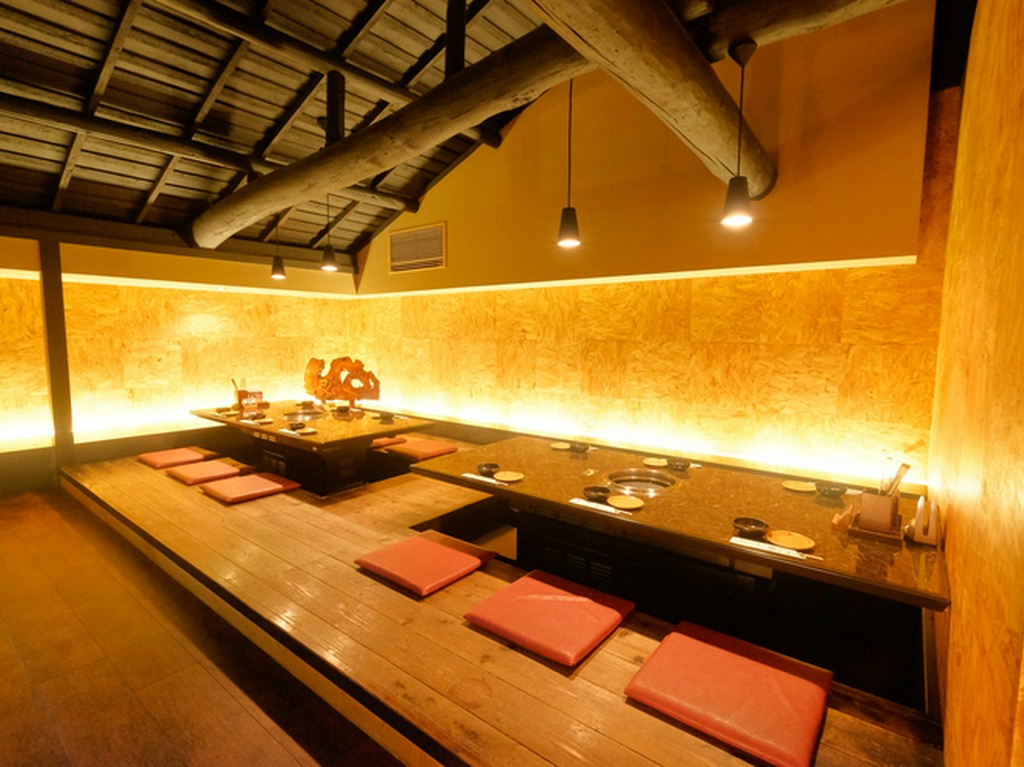 大人数での食事や宴会も対応可能