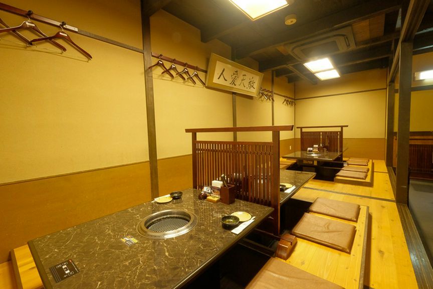 平座敷と掘りごたつ2種類の座敷を用意