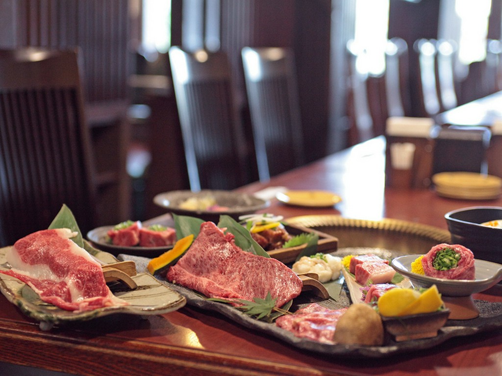 飲み放題も付いた、大満足の宴会コース