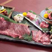その日の朝仕入れたお肉のなかでも、特に美味しい部位選りすぐりの7～8品を盛り合わせに。このひと皿に【京の焼肉処　弘】の魅力すべてが詰まっているといっても過言ではありません。