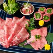 その日入荷したばかりの新鮮な和牛のお肉の盛り合わせ。ほかではあまりお目にかかれないような希少部位もあり。それぞれのお肉を【 京の焼肉処　弘】おすすめの食べ方で楽しめます。