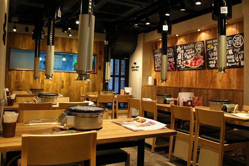 活気ある店内でワイワイ、ガヤガヤと楽しいひと時を満喫して