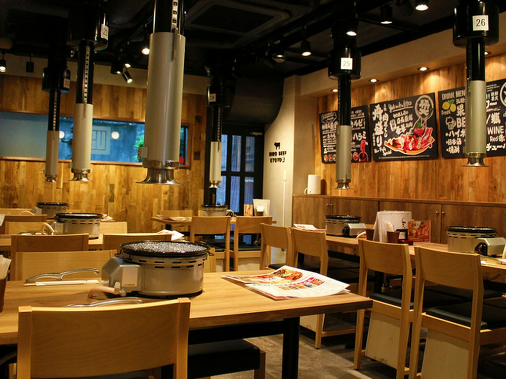 活気ある店内でワイワイ、ガヤガヤと楽しいひと時を満喫して