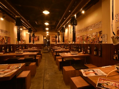 おいしいお酒とお肉料理で疲れを癒したら、明日も仕事を頑張れる