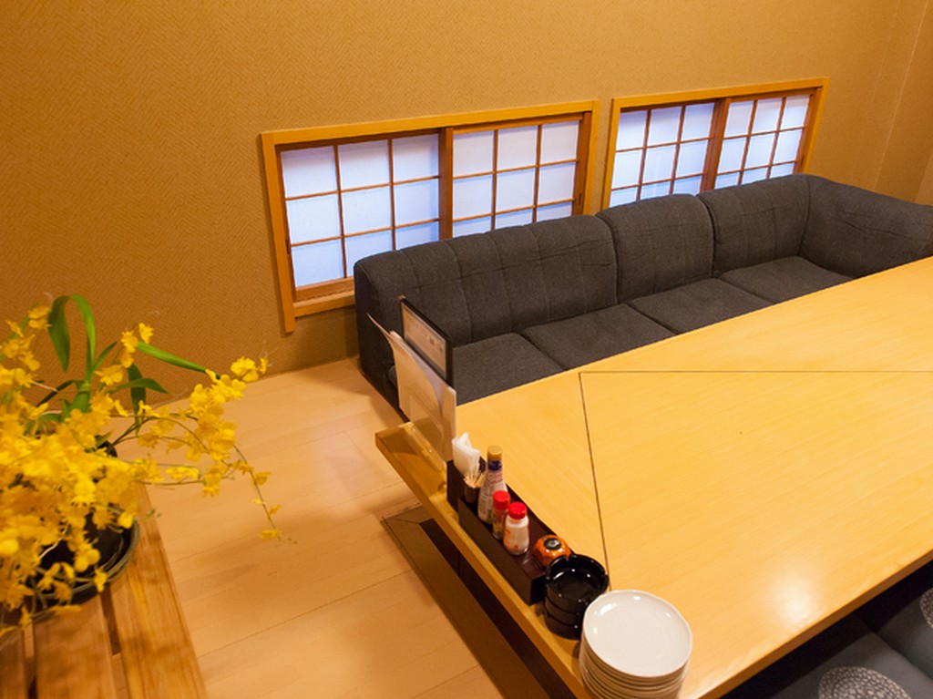 あぐらをかいて、子供が走り回る楽しい団らんにおススメの部屋