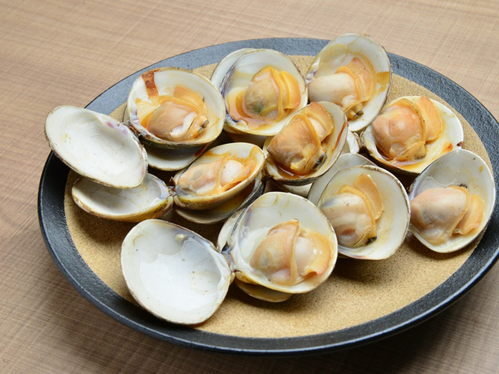 炭火で香ばしく焼いた味わいの濃い『わんこはまぐり』