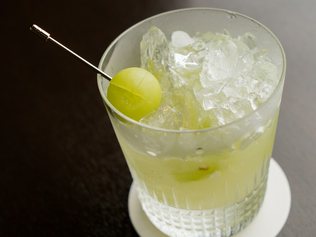 価格と質にこだわったドリンクを用意。季節のカクテルも