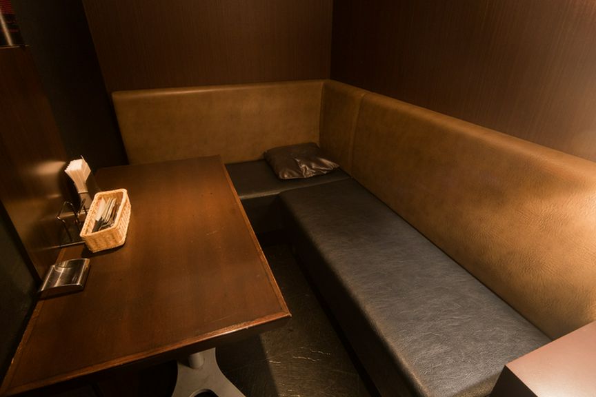 落ち着いた空間の中、リーズナブルな価格でお酒が楽しめる