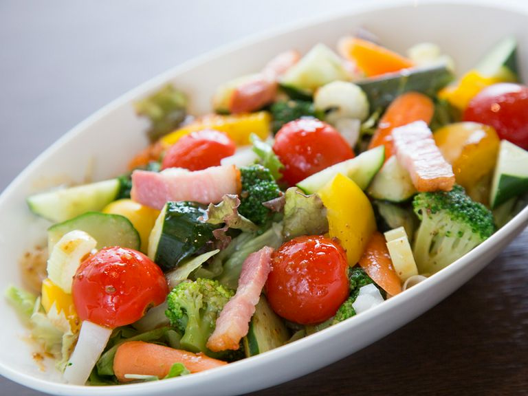 時期によっては自家栽培のものが入るこだわりの新鮮野菜