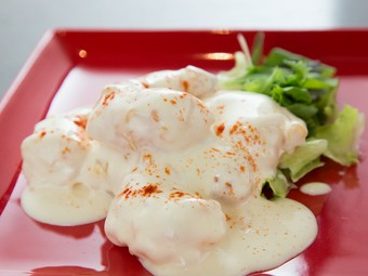 大きな海老をマヨネーズソースが包みインパクトのある逸品『海老マヨ』