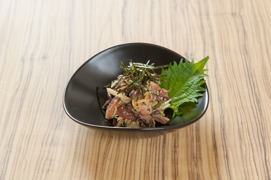 旬の魚の旨さを日本酒とともに味わう『青魚なめろう風』