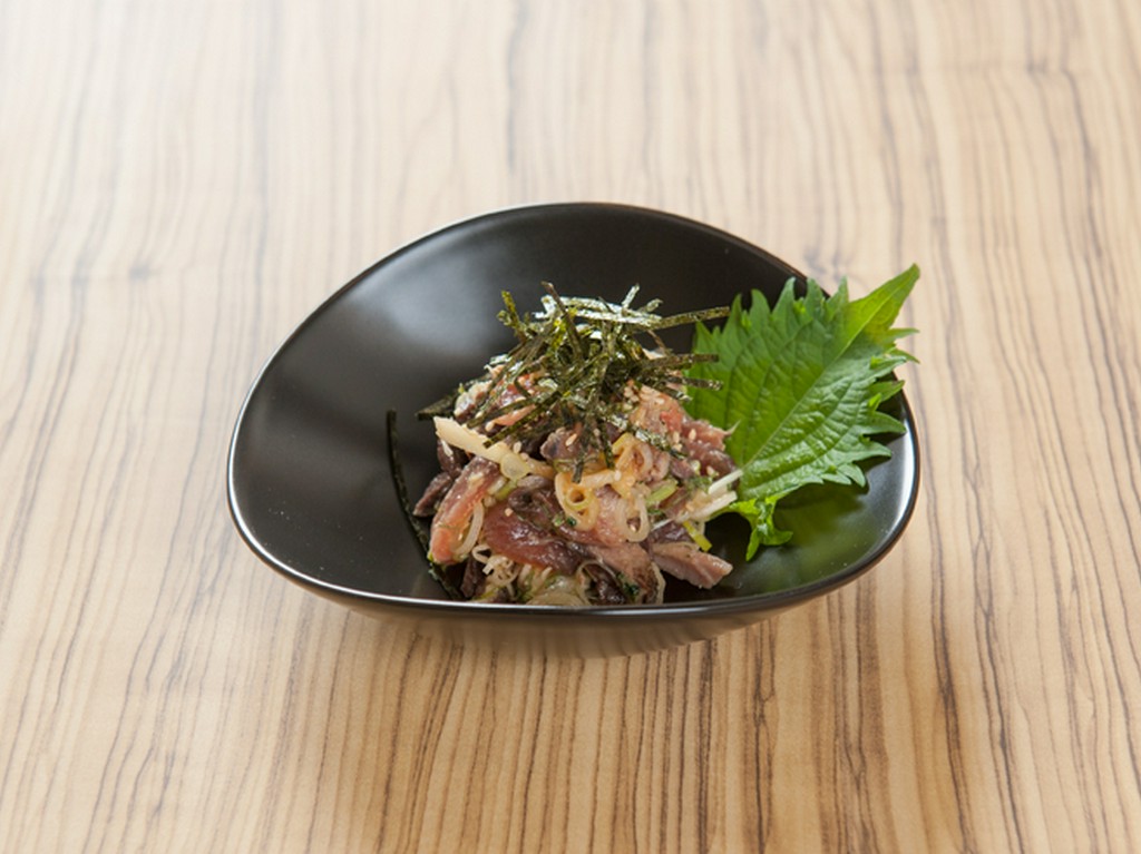 旬の魚の旨さを日本酒とともに味わう『青魚なめろう風』