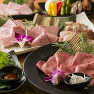 用意されているのは、やわらかくて綺麗なサシが入った極上の肉ばかり。お肉の卸売り直営店ならではの質とリーズナブルさが嬉しい限りです。希少部位が一枚売りされており、少しずつ楽しめるのもポイント。