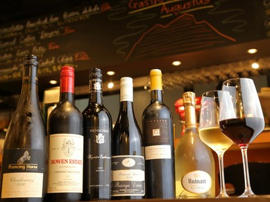 ソムリエが世界中から厳選したワインは40種類