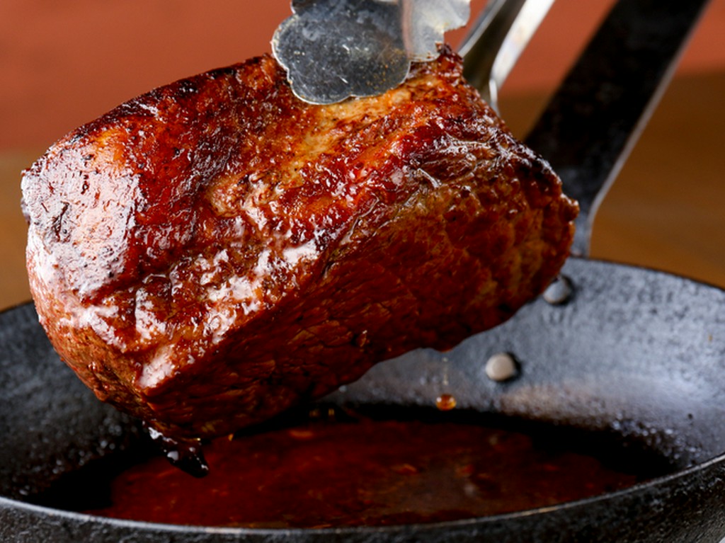 ブドウ牛のエアーズロックステーキ