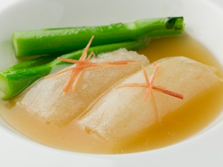 繊細で深みのある味わいのスープづくりは中国料理の要