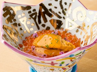 宝石箱を思わせる季節の先付『雲丹といくらの冷やし茶碗蒸し』