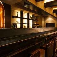 ブラウン色を主体としたシックな雰囲気の空間が広がります