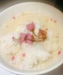 上品な出汁と桜の風味がよく合う、春限定のお茶漬け！
