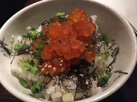 自慢の串揚げを10本と、人気のいくら御飯がセットになったコースです。