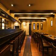 目配りと心配りの行き届いたサービスを心掛けております。お客様に求められる前に、それを察知し、タイミングよく対応できるよう努めています。料理も個々のお客様のペースに合わせ間合いよくご提供させて頂きます。