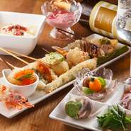 おまかせ串を10本以上お召し上がりのお客様限定で、毎週月曜日の『ハッピーDAY』はグラスワインが何杯でも1杯100円です。※お支払いにクレジットカードの利用不可。ほかサービス券との併用不可