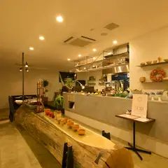 山中の産業を積極的に応援。地域の文化に触れることができる