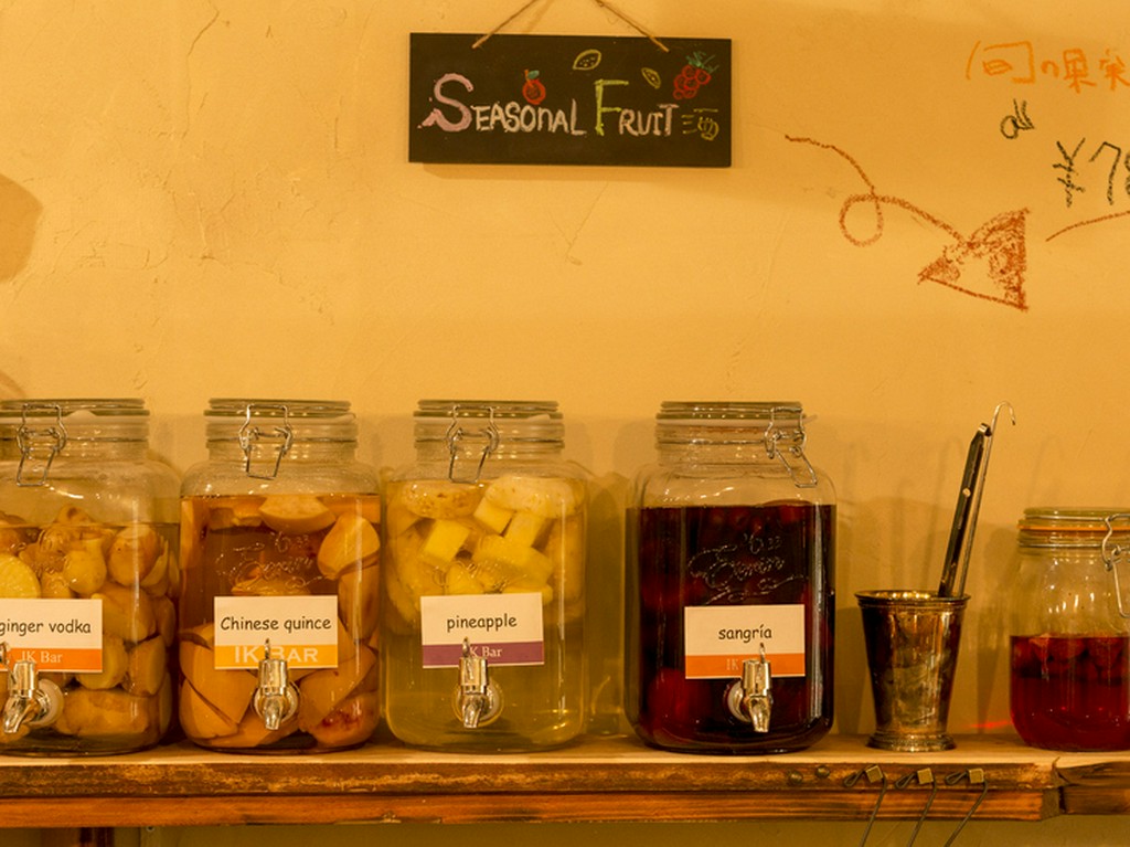 地元の果物から生まれる新鮮な自家製サングリア