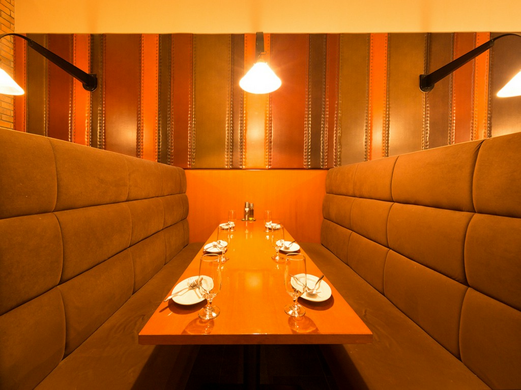 ヴィンテージなインテリアのゆったりくつろげるボックスシート