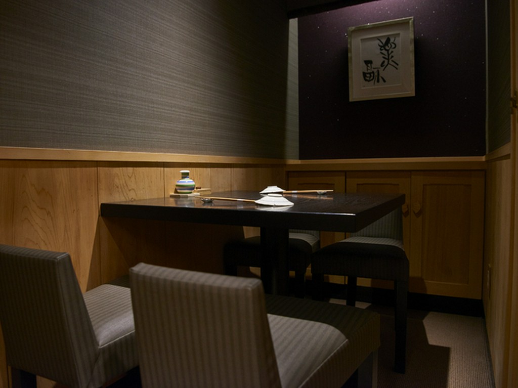 小さいながらもプライベートを約束する個室