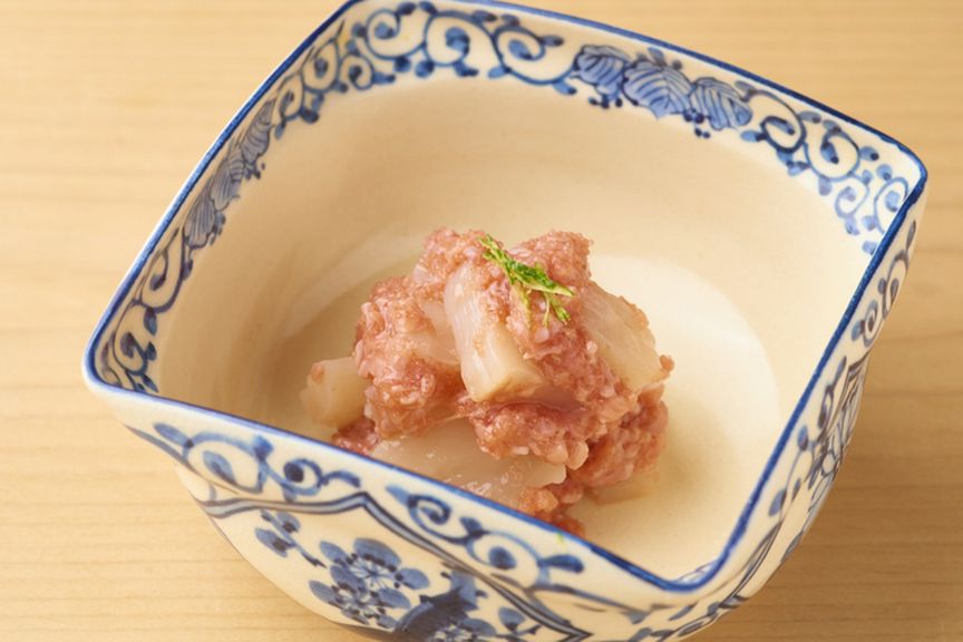 思わず日本酒も進む『カツオの酒盗とホタテの明太和え』