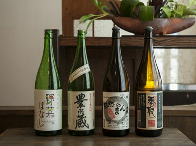 手仕込みにこだわった、オーガニックな日本酒も