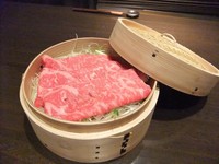 コースでしか食せないあか牛の蒸し焼き！　峰岡豆腐や銀ムツ西京焼き等お店の人気メニューをお楽しみ下さい
