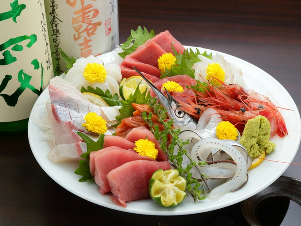 四季を感じていただける鮮魚を厳選した『刺し盛』