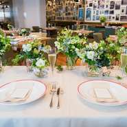 お店は、関西屈指の阪急うめだ本店の最上階にあり、梅田駅からも直結しているためアクセスも良好です。結婚式の二次会や、貸切パーティーなどに利用すればお客様の移動も負担なくとても便利です。