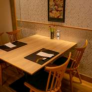 落ち着いた雰囲気の店内は、重要な商談が控えたビジネスシーンにも最適。接待やゲストを招いての会食などに、極上のムードと料理でワンランク上のおもてなしができそうです。