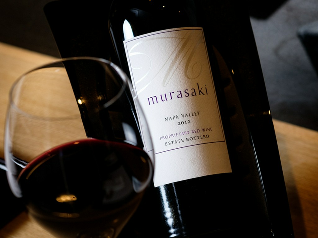 素材のよさを活かした料理に合わせ、豊富なワインがラインナップ