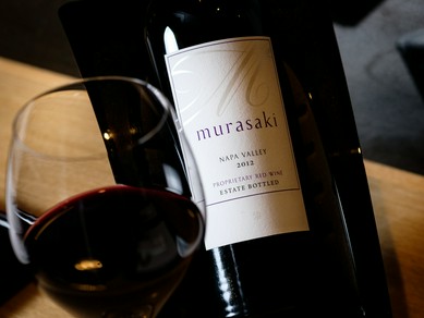 素材のよさを活かした料理に合わせ、豊富なワインがラインナップ