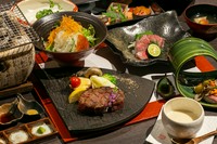 和牛サーロイン150gをメインに、季節の食材を贅沢に使った
こだわりの料理内容となっております。
メインのお肉は和牛の変更も(+3,000)可能です。
お客様のお好みでお選びください。