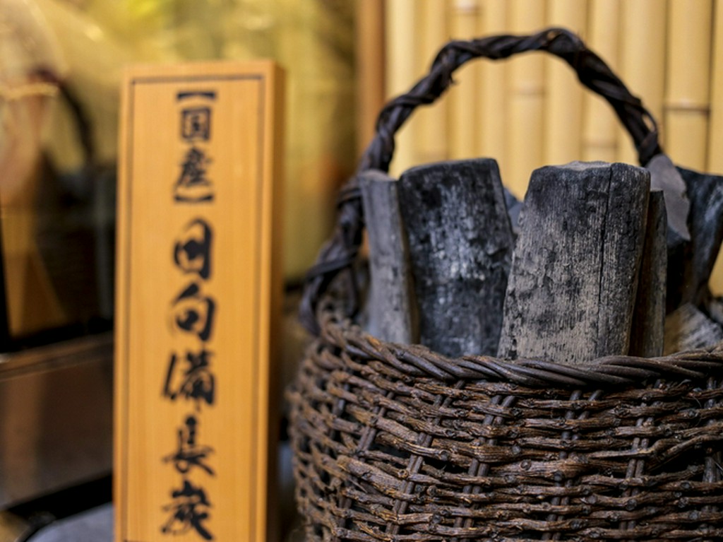 国産の日向備長炭