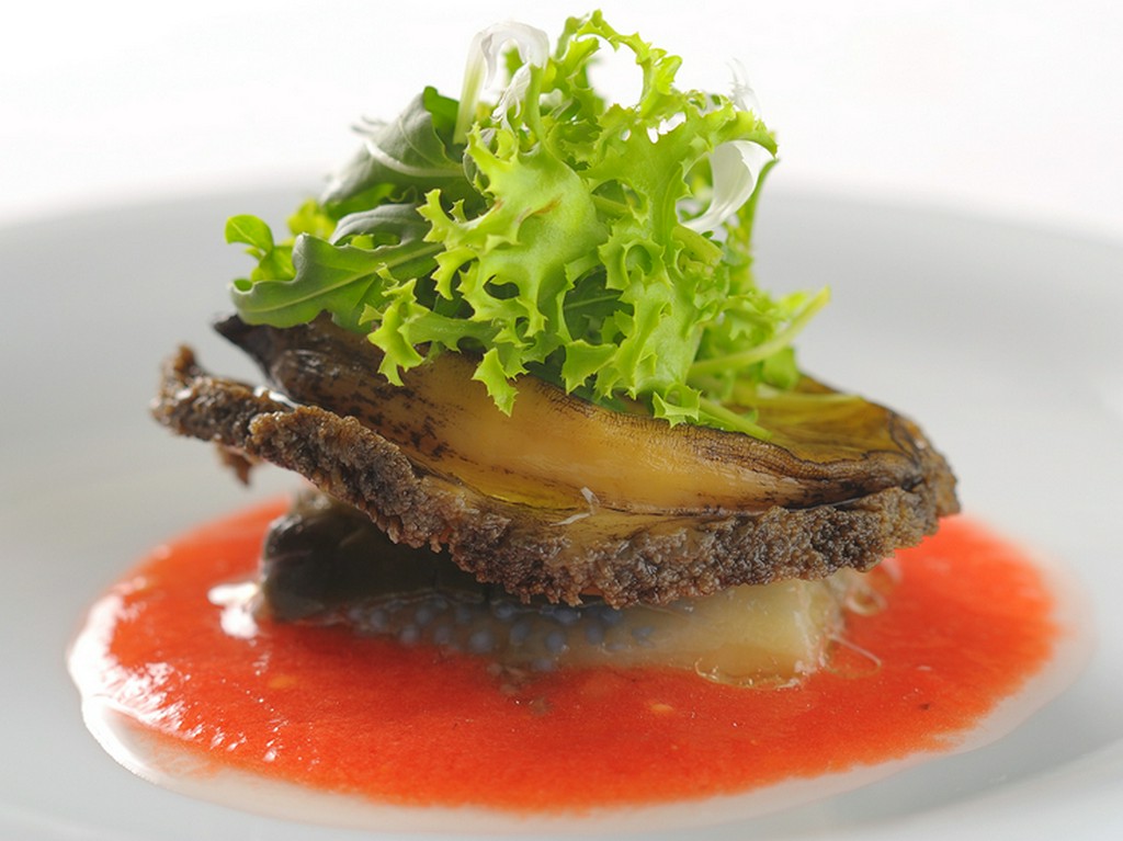 オードブル ～『徳島県阿部（あぶ）の活あわびのポワレ　ソースプロバンサル』